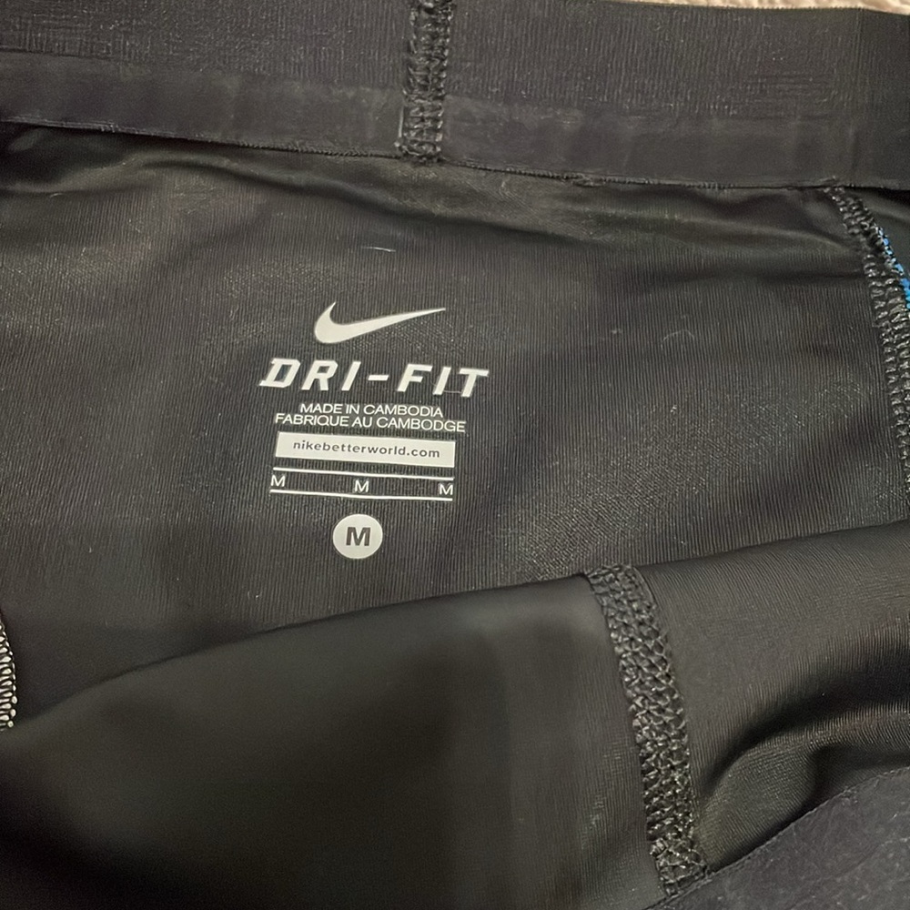 Nike Black and Blue Athletic Leggings - Picture 7 of 7
